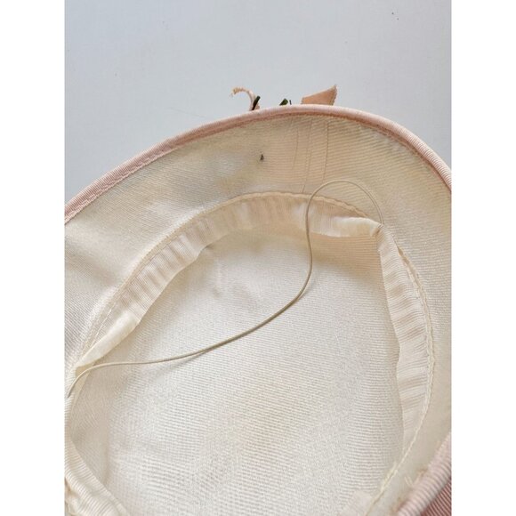 Vintage Ivory Straw Weave Pale Pink Grosgrain Ribbon Faux Flower Cloche Hat - Picture 14 of 16